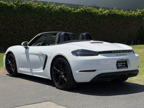 Certified 2025 Porsche 718 Boxster S RWD image 3