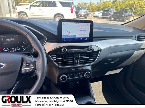 Used 2020 Ford Escape SEL image 18