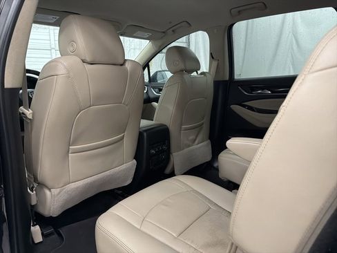 Used 2019 Buick Enclave Essence image 19
