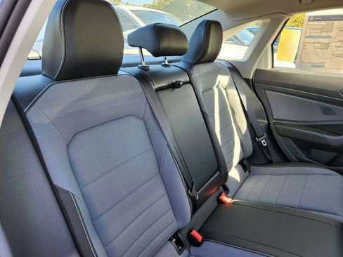 New 2025 Volkswagen Jetta SE image 17