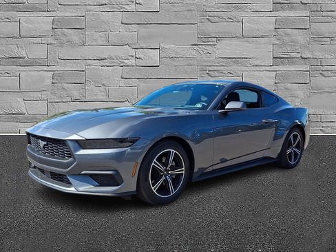 Certified 2025 Ford Mustang Coupe RWD image 5