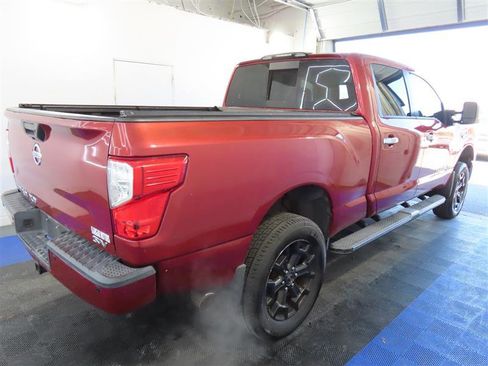 Used 2017 Nissan Titan SV image 14
