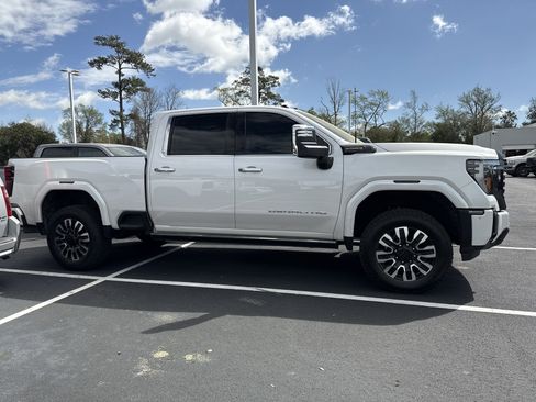 Used 2024 GMC Sierra 3500 Denali Ultimate image 10