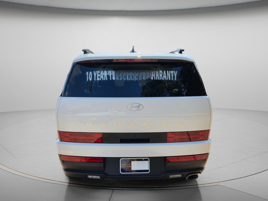 Used 2024 Hyundai Santa Fe SEL FWD image 5
