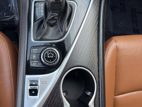 Used 2024 INFINITI Q50 Sensory image 31