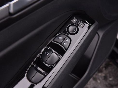 Certified 2025 Nissan Altima 2.5 SL image 9