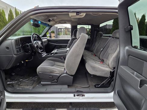 Used 2006 Chevrolet Silverado 3500 LT w/ Heavy-Duty Power Package image 9