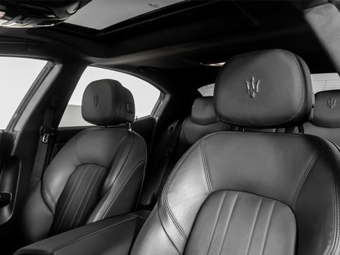 Used 2023 Maserati Ghibli Modena RWD image 3