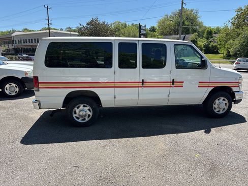 Used 2009 Ford E-350 and Econoline 350 XLT image 9