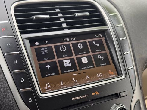 Used 2019 Lincoln Nautilus Reserve AWD/4WD image 21