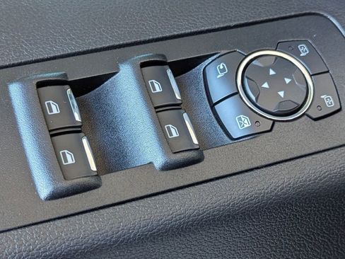 Certified 2017 Ford F150 Platinum w/ Equipment Group 701A Luxury image 13