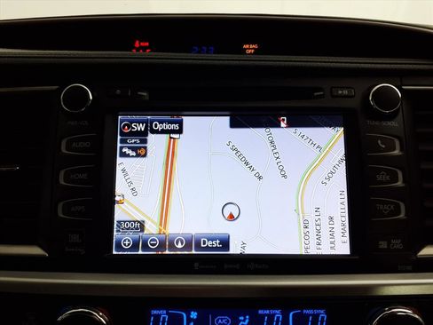 Used 2017 Toyota Highlander AWD V6 image 18