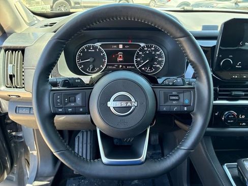 Used 2025 Nissan Pathfinder SL w/ SL Premium Package AWD/4WD image 39