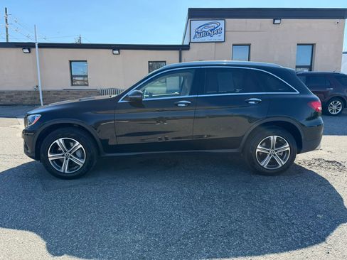 Used 2019 Mercedes-Benz GLC 300 4MATIC w/ Premium Package image 8