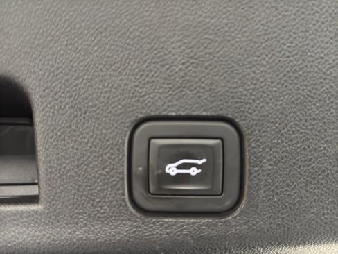 Used 2024 Chevrolet Traverse Z71 image 24