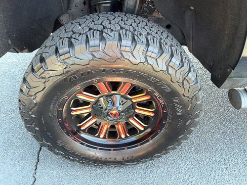 Used 2021 Chevrolet Tahoe Z71 w/ Luxury Package image 9