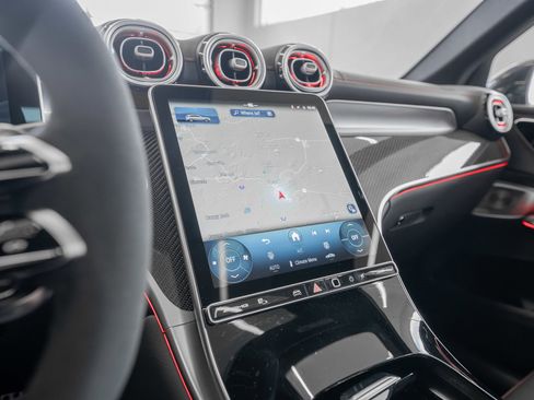 New 2025 Mercedes-Benz GLC 43 AMG 4MATIC image 33