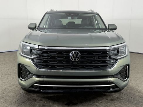 Used 2026 Volkswagen Atlas SEL Premium R-Line AWD/4WD image 2