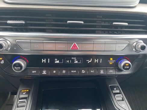 Used 2020 Kia Telluride EX w/ EX Premium Package image 19