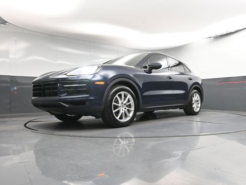 Certified 2024 Porsche Cayenne Coupe image 30