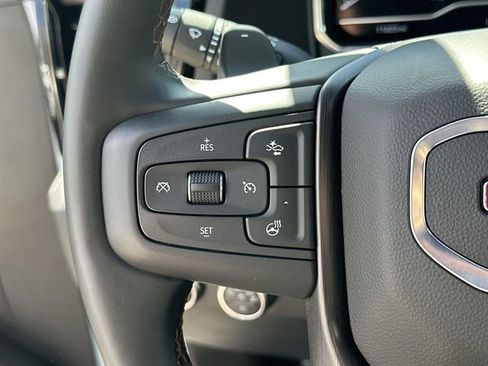 Used 2025 GMC Sierra 1500 AT4 image 35