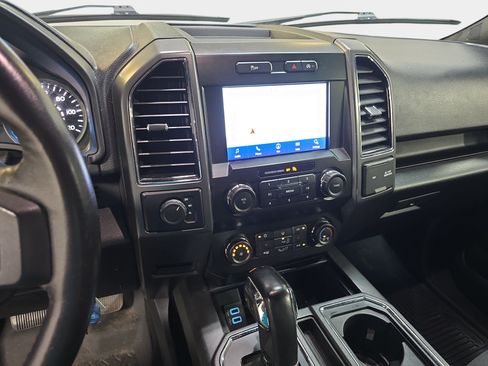 Used 2020 Ford F150 XLT w/ Equipment Group 302A Luxury AWD/4WD image 17