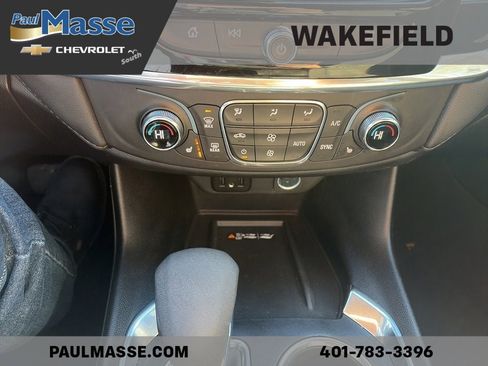 Used 2023 Chevrolet Traverse LT w/ Rear Camera Mirror Package image 9