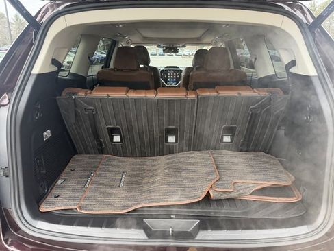 Used 2023 Subaru Ascent Touring image 9