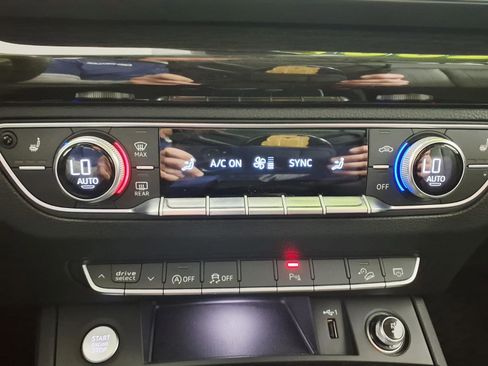 Used 2020 Audi Q5 2.0T Premium w/ Convenience Package image 20