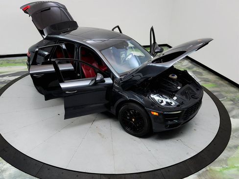 Used 2018 Porsche Macan S image 38