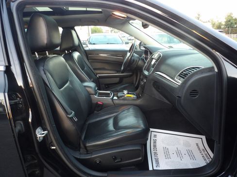 Used 2016 Chrysler 300 C image 19