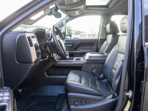 Used 2019 GMC Sierra 2500 Denali w/ Duramax Plus Package image 11