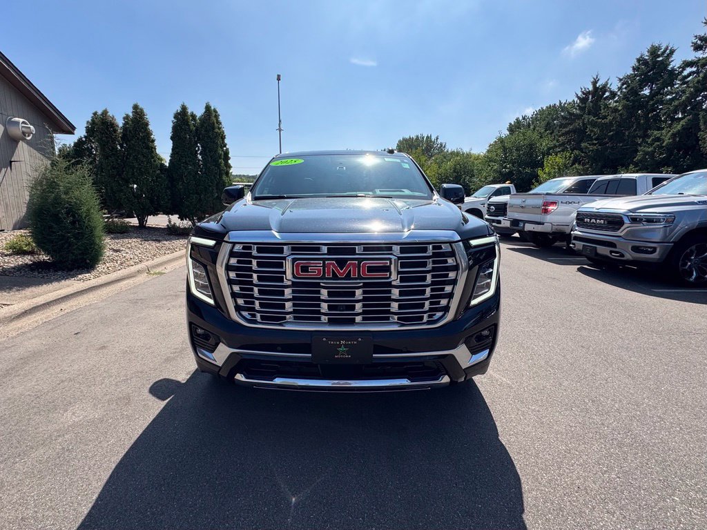 Used 2025 GMC Yukon Denali w/ Denali Reserve Package AWD/4WD image 3