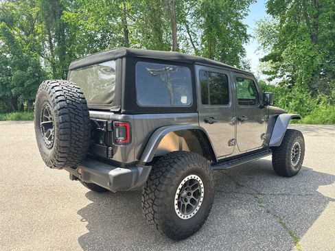 Used 2022 Jeep Wrangler Unlimited Rubicon w/ Xtreme Recon 35" Tire Package AWD/4WD image 5
