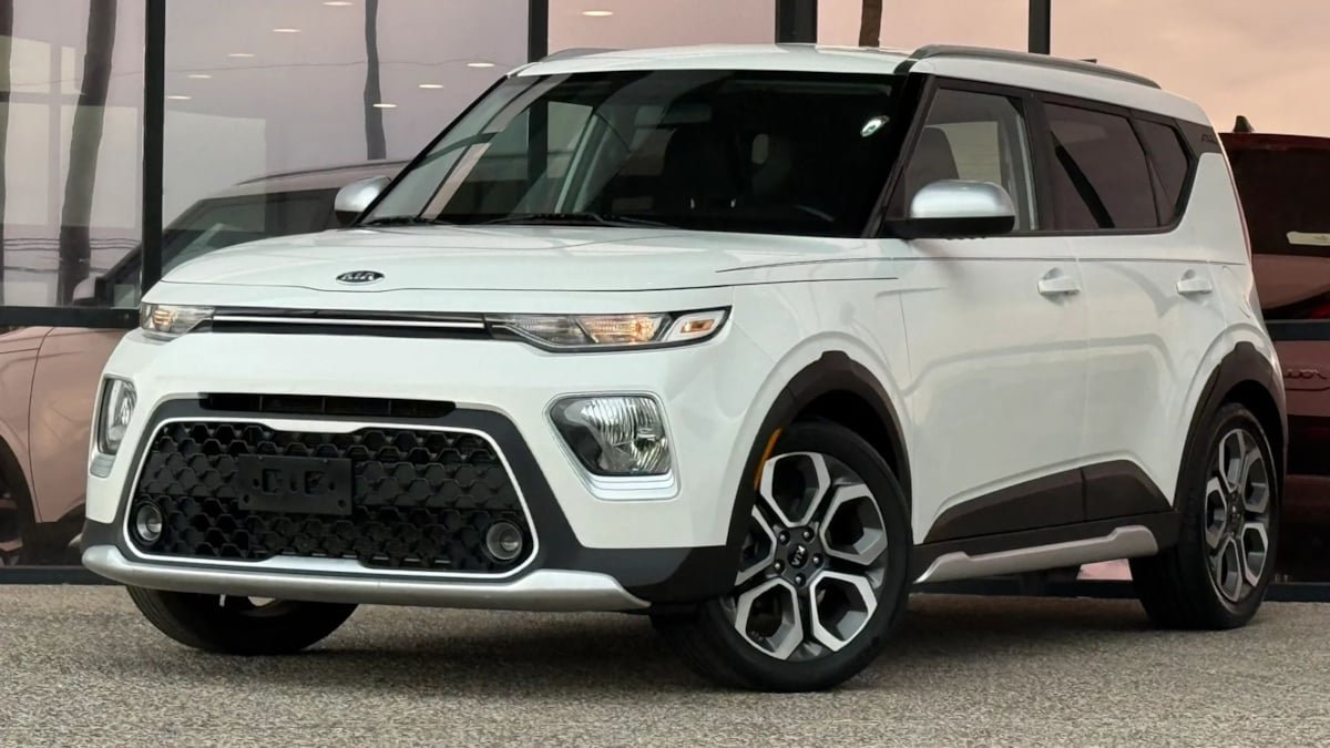 Used 2020 Kia Soul X-Line FWD image 2