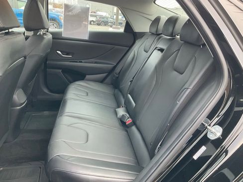 Used 2023 Hyundai Elantra Limited image 19