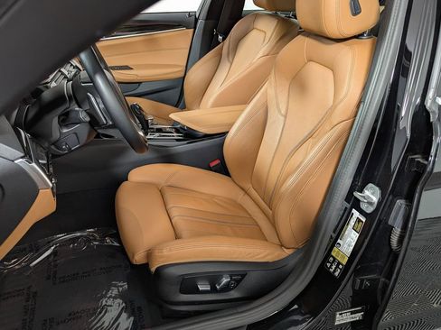 Certified 2023 BMW 530i xDrive w/ Premium Package image 18