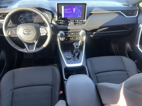 Used 2024 Toyota RAV4 SE image 15