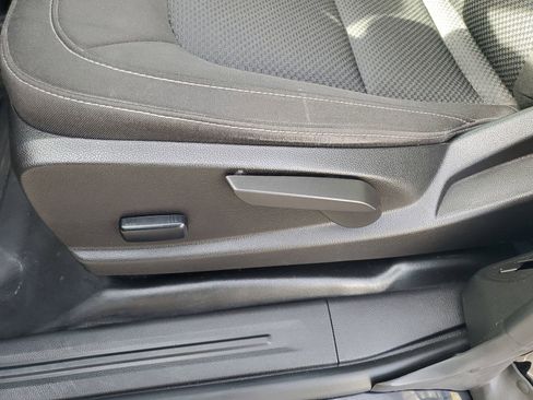 Used 2022 Chevrolet Colorado LT w/ Fleet Safety Package RWD image 7