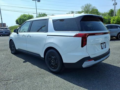 New 2026 Kia Carnival FWD image 6