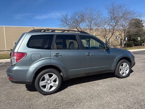 Used 2010 Subaru Forester 2.5X Premium image 7