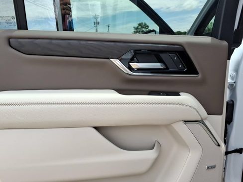 New 2026 GMC Yukon XL Denali w/ Advanced Technology Package AWD/4WD image 17