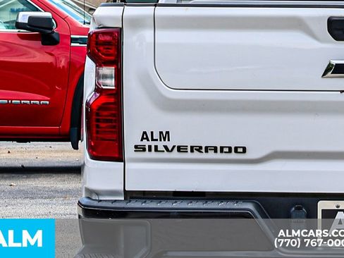 Used 2023 Chevrolet Silverado 2500 Custom w/ Custom Value Package image 13