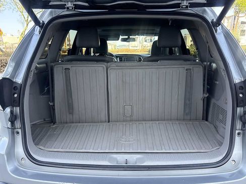Used 2016 Toyota Highlander Limited AWD/4WD image 10