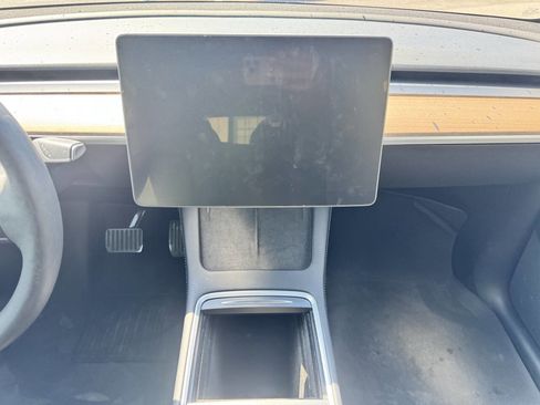 Used 2022 Tesla Model Y Long Range AWD/4WD image 12