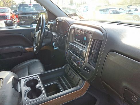 Used 2018 Chevrolet Silverado 1500 LTZ image 12