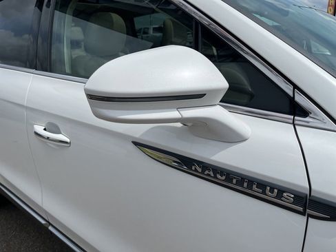 Used 2020 Lincoln Nautilus Reserve image 41