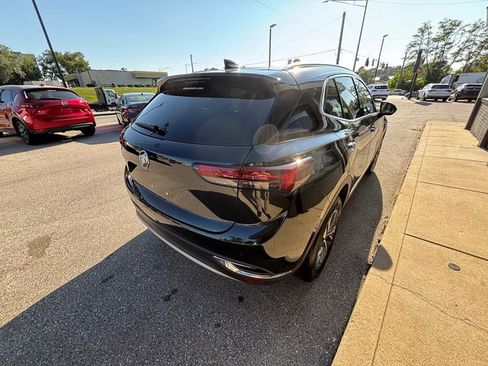Used 2022 Buick Envision Essence w/ Safety Package image 4
