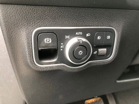 New 2025 Mercedes-Benz GLB 250 4MATIC image 13