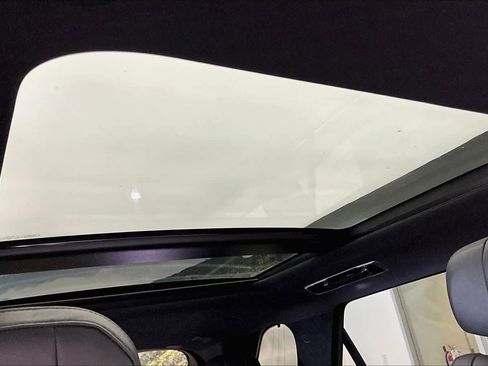 Used 2024 Land Rover Range Rover Sport SE image 14